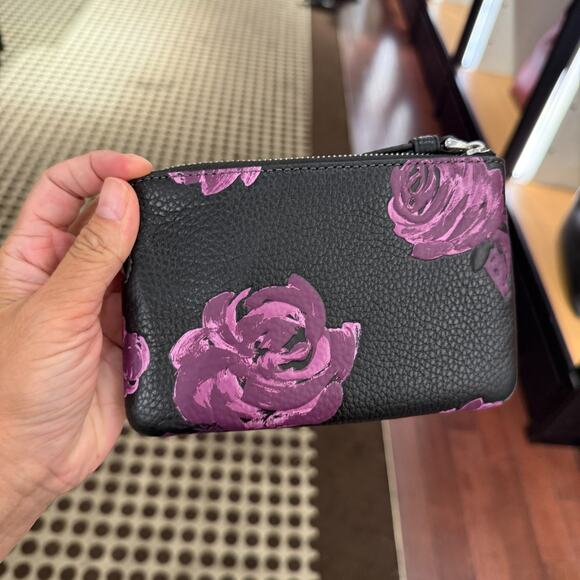 Last 2‼️Coach Corner Zip Wristlet With Floral Print CCJ70 - Picture 2 of 5